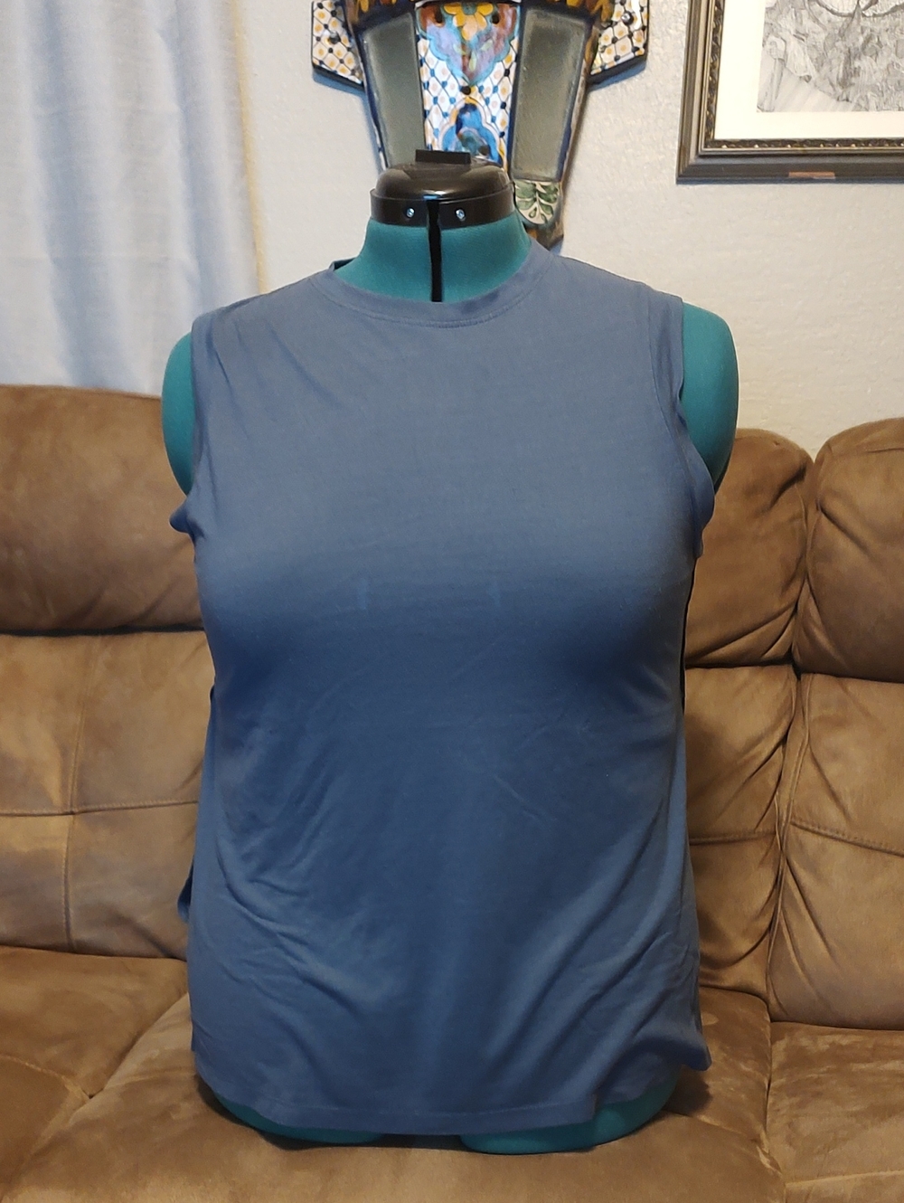 Sleeveless Crewneck Tank Top